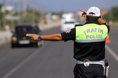 Zonguldak'ta polisten kaçan ehliyetsiz genç dehşet saçtı! 1 polis yaralandı