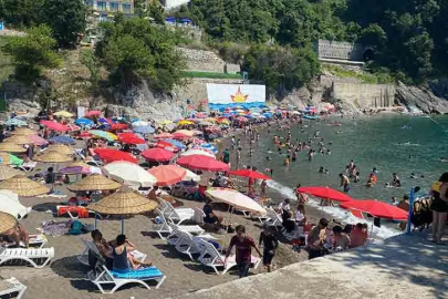 Sıcaklık arttı vatandaşlar denizlere koştu!