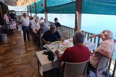 Üzülmez’in Maden Emektarları Aynı Sofrada