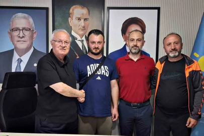 Siyasette Yeni Adresini Seçti! İYİ Parti'ye Katıldı!
