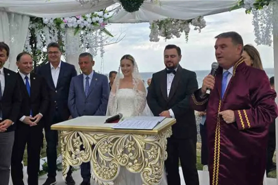 Zonguldak'ta Yılın Düğünü: Başkan Tahsin Erdem Oğlunun Nikahını Kıydı, Şahit Özgür Özel Oldu!