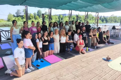 Gülüç’te “Yoga ve Kürek” etkinliğine yoğun ilgi!
