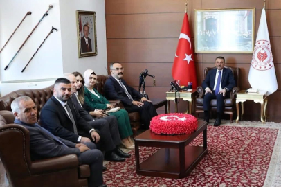 Vali Hacıbektaşoğlu, MHP'nin Yeni Yönetimini Ağırladı