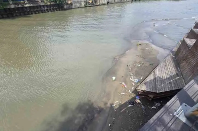 Zonguldak Limanı'nda Çevre Alarmı: Derelerin Taşıdığı Atıklar "Çöp Sahili" Oluşturdu