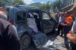 Korkutan Kaza! Otomobil ile hafif ticari kamyonet çarpıştı!