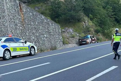 Tır Otomobili 50 Metre Sürükledi!