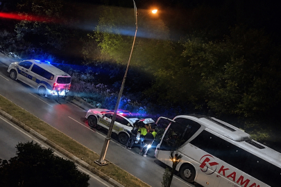 Alkollü otobüs şoförü polis aracına çarptı!