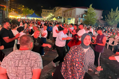 Yaz Festivali'nde Roman Gecesi coşkusu yaşandı!