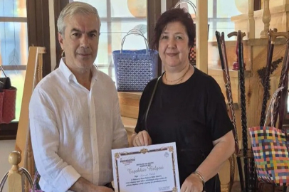 Özcan Özmekik, Baston ustalarına teşekkür belgesi verdi