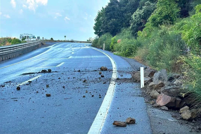 Alaplı-Akçakoca kara yolunda heyelan!