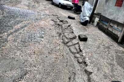 Bir aydır bitmeyen çalışma çöktü!