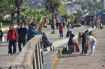 Zonguldak’ta hareketlilik: Yağmur gitti sahil doldu