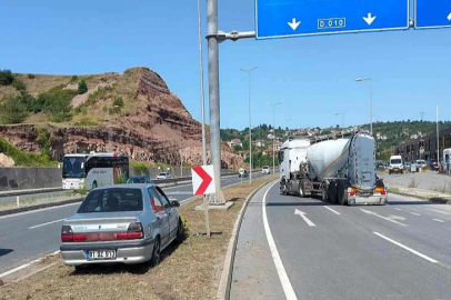 Tankerin çarptığı otomobil refüje çıktı: 2 yaralı