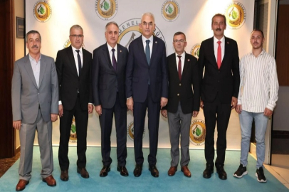 Milletvekili Saffet Bozkurt, Muhtarlarla Orman Genel Müdürü Bekir Karacabey'i ziyaret etti