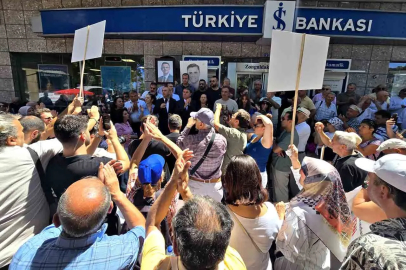 Baba Evini Bırakıp Yeni Adrese Koştular! 10 Belediye Başkanı, 8 İlçe Başkanı Yeni Parti'ye Geçti