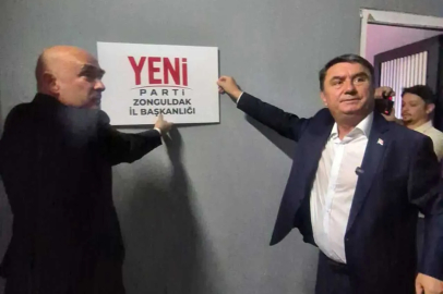 Tahsin Erdem ve Devrim Dural Yeni Parti'nin Tabelasını Birlikte Astı!