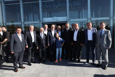 TÜRK-İŞ yeni genel merkezine taşındı 74. kuruluş yıl dönümü kutlandı