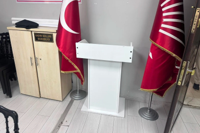 CHP’den alınan kürsü ve hoparlör geri bırakıldı