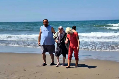Huzurevi sakinleri denizin tadını çıkardı!