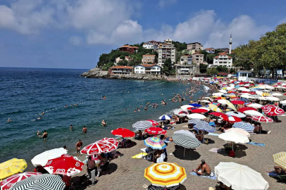 Zonguldak sıcaktan bunaldı, sahillere akın etti!