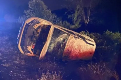 Yola çıkan ineğe çarpan araç takla attı: 6 yaralı