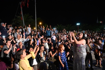 DİVA YAĞMUR OKUR, EREĞLİ’DE FESTİVAL HAVASI ESTİRDİ