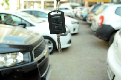 Sosyal medyada "hacizli araç" vurgunu: 5 milyonluk lüks araba 1,5 milyona satılıyor