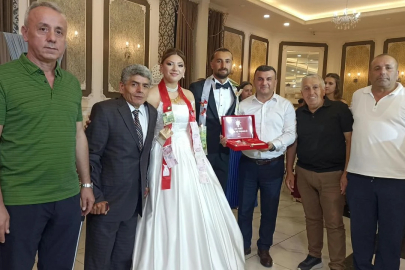 Zonguldak'ta Görkemli Düğün: Siyaset ve İş Dünyası Akkaya Ailesinin Mutluluğuna Ortak Oldu