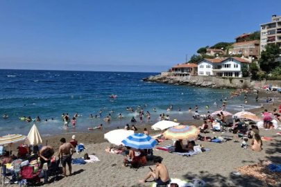 Yasak kalktı, Zonguldaklılar Kapuz Plajı’na akın etti!