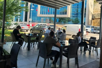 Zonguldak Adliyesi önünde hareketlilik! 7 bin 615 sözleşmeli personel alımı için başvurular başladı