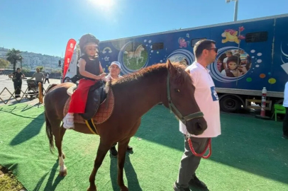 Pony Club Zonguldak’ta çocukların yüzünü güldürdü: 600 çocuk ata bindi