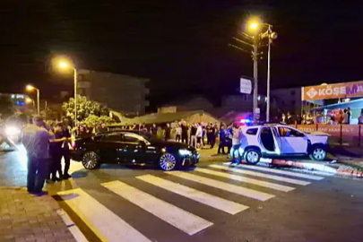 Polis aracı ile otomobil çarpıştı!