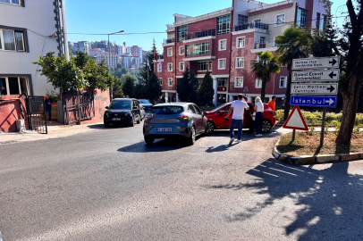 Zonguldak'ta İki otomobil çarpıştı!