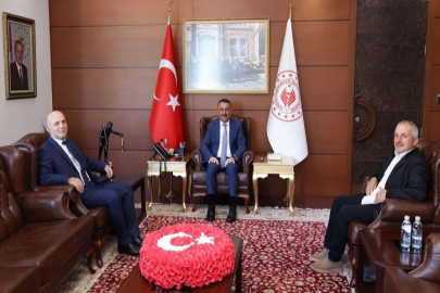 Rektör Prof. Dr. Ahmet Ulusoy ve Uygun Alkan’dan Vali Hacıbektaşoğlu’na Ziyaret!