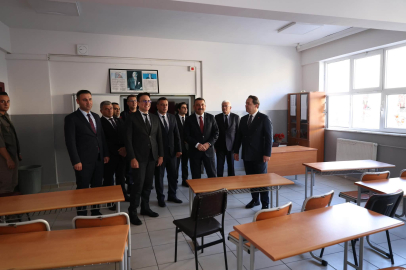 Vali Hacıbektaşoğlu, Zonguldak'ta okulları ziyaret etti