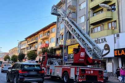 Merdivenler Dar Gelince İtfaiye Devreye Girdi!