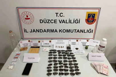 Evinde adeta uyuşturucu deposu çıktı!