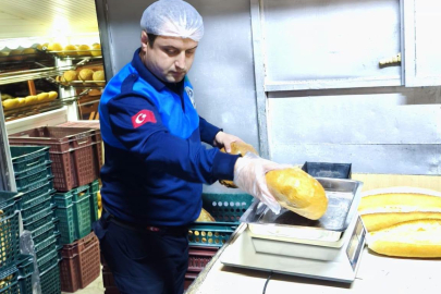 Zabıta Ekiplerinden Gece Fırın Denetimi: Hijyen ve Gramaj Kontrolü