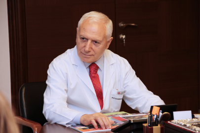 Prof. Dr. Mehmet Haberal’dan İnanılmaz Başarı: 3 Hastaya Umut Oldu