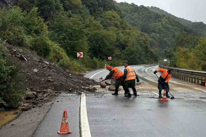 Alaplı-Akçakoca Karayolunda Heyelan!
