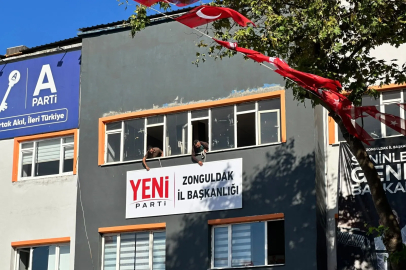Yeni Parti’nin Zonguldak’taki yeni binasına tabela asıldı!