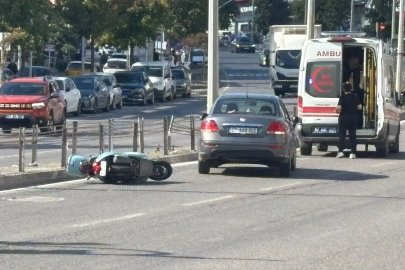 Motosiklet Otomobile Çarptı: 1 Yaralı