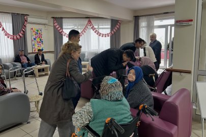 İYİ Parti Zonguldak Gençlik Ve Kadın Kolları'ndan Huzurevine anlamlı ziyaret