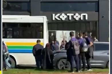 Kdz.Ereğli'de halk otobüsü ile otomobil çarpıştı!