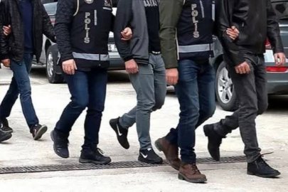 Jandarmadan kaçan araçta uy*şturucu ele geçirildi: 5 şüpheli gözaltına alındı